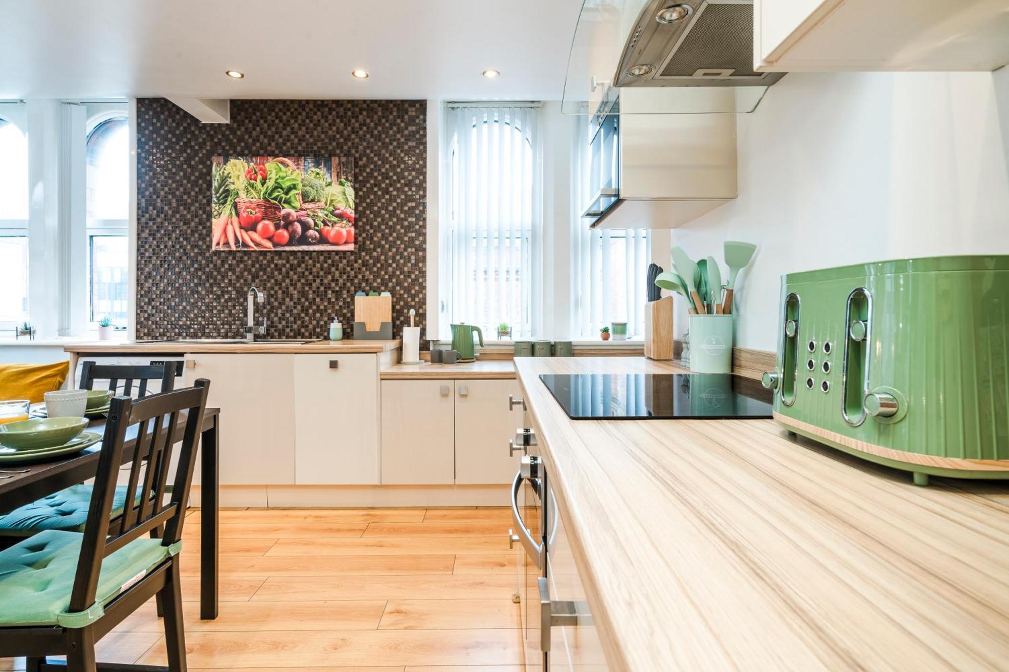Cavern Quarters: City Centre Apartment by Garudy Serviced Apartments Liverpool Exterior photo